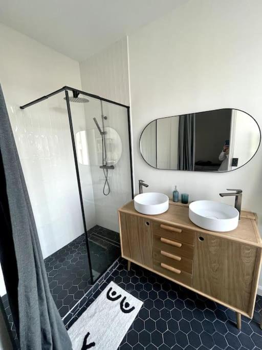 Superbe 2 Pieces Lumineux - Cannes Gare Exterior photo